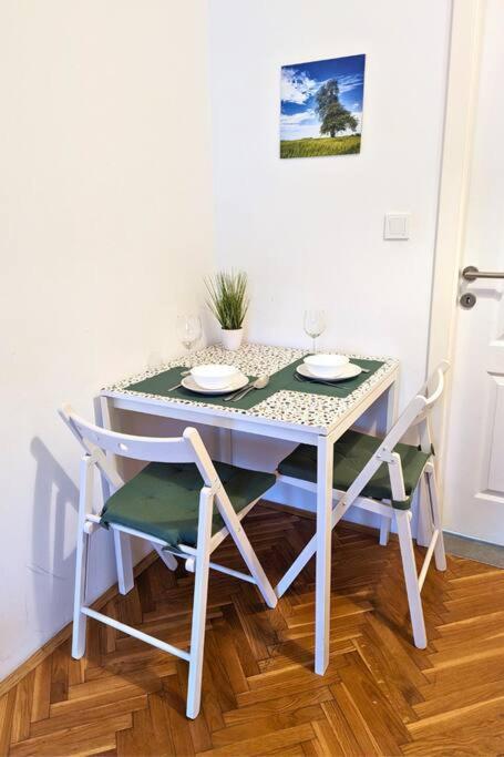Cozy Ensuite Room In Zagreb Center Exterior photo